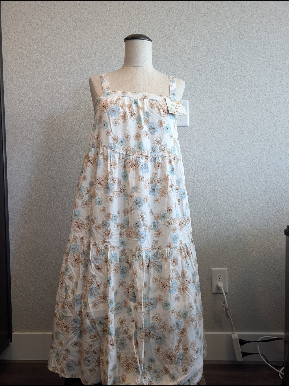 NWT Uniqlo Girls Floral Tiered Maxi Dress in White, Light Blue, Tan